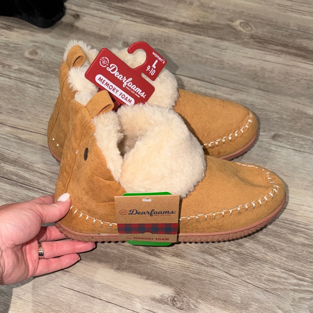 dearfoams Kids Tan Faux-Shearling Moccasin Slippers with Cream Lining